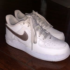 Youth phantom metallic Air Force Ones